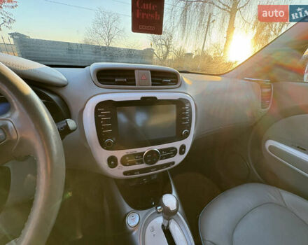 Серый Киа Soul EV, объемом двигателя 0 л и пробегом 99 тыс. км за 6000 $, фото 23 на Automoto.ua