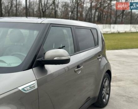 Серый Киа Soul EV, объемом двигателя 0 л и пробегом 181 тыс. км за 8299 $, фото 6 на Automoto.ua