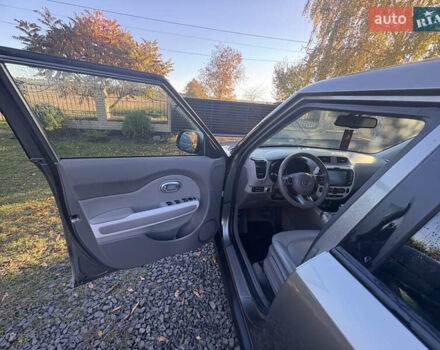 Серый Киа Soul EV, объемом двигателя 0 л и пробегом 99 тыс. км за 6100 $, фото 21 на Automoto.ua