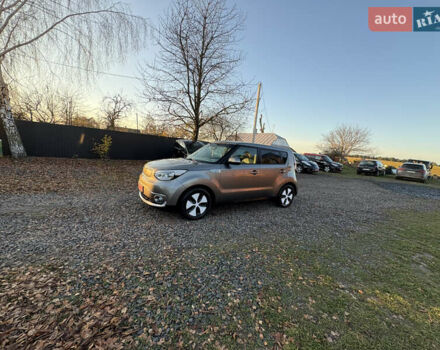 Серый Киа Soul EV, объемом двигателя 0 л и пробегом 99 тыс. км за 6000 $, фото 11 на Automoto.ua