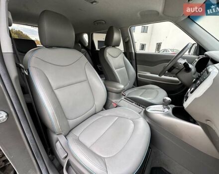 Киа Soul EV 2016 в Луцке на Automoto.ua Серый Киа Soul EV, объемом двигателя 0 л и пробегом 110 тыс. км за 9599 $, фото 15 на Automoto.ua