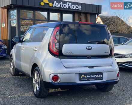 Серый Киа Soul EV, объемом двигателя 0 л и пробегом 113 тыс. км за 10700 $, фото 9 на Automoto.ua