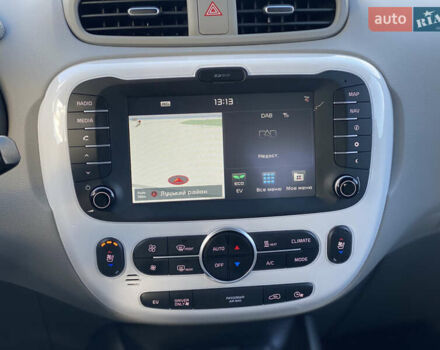 Серый Киа Soul EV, объемом двигателя 0 л и пробегом 113 тыс. км за 10700 $, фото 21 на Automoto.ua