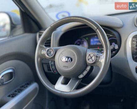 Серый Киа Soul EV, объемом двигателя 0 л и пробегом 113 тыс. км за 10700 $, фото 20 на Automoto.ua