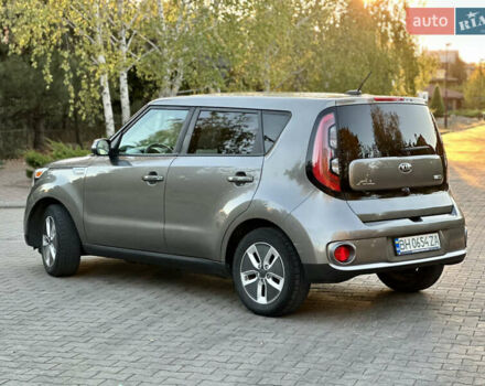 Серый Киа Soul EV, объемом двигателя 0 л и пробегом 128 тыс. км за 8000 $, фото 6 на Automoto.ua