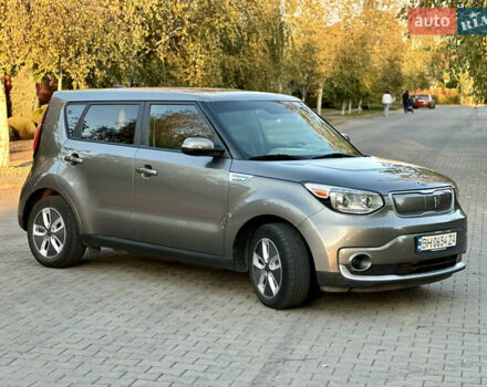 Серый Киа Soul EV, объемом двигателя 0 л и пробегом 128 тыс. км за 8000 $, фото 4 на Automoto.ua