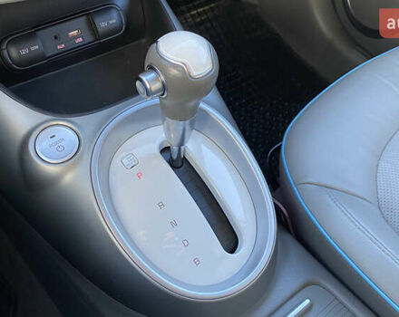 Серый Киа Soul EV, объемом двигателя 0 л и пробегом 113 тыс. км за 10700 $, фото 41 на Automoto.ua