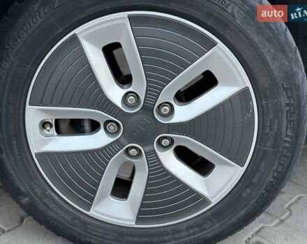 Серый Киа Soul EV, объемом двигателя 0 л и пробегом 128 тыс. км за 8000 $, фото 32 на Automoto.ua