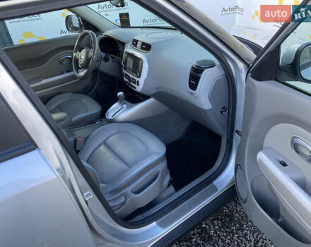 Серый Киа Soul EV, объемом двигателя 0 л и пробегом 113 тыс. км за 10700 $, фото 50 на Automoto.ua