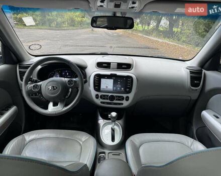 Серый Киа Soul EV, объемом двигателя 0 л и пробегом 158 тыс. км за 9900 $, фото 8 на Automoto.ua