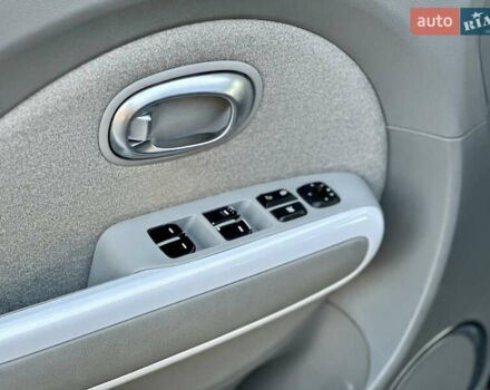 Серый Киа Soul EV, объемом двигателя 0 л и пробегом 128 тыс. км за 8000 $, фото 15 на Automoto.ua