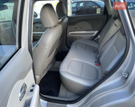Серый Киа Soul EV, объемом двигателя 0 л и пробегом 113 тыс. км за 10700 $, фото 58 на Automoto.ua