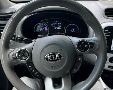 Серый Киа Soul EV, объемом двигателя 0 л и пробегом 158 тыс. км за 9900 $, фото 13 на Automoto.ua