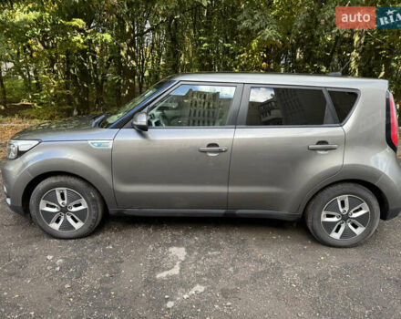 Серый Киа Soul EV, объемом двигателя 0 л и пробегом 158 тыс. км за 9900 $, фото 2 на Automoto.ua