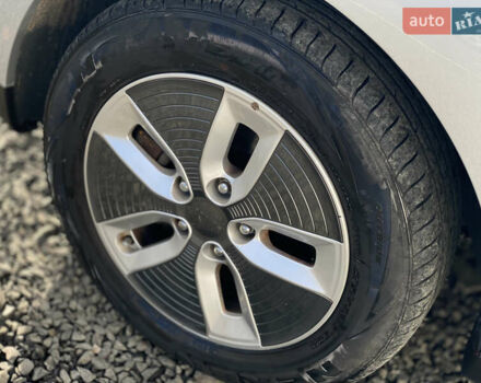 Серый Киа Soul EV, объемом двигателя 0 л и пробегом 113 тыс. км за 10700 $, фото 67 на Automoto.ua