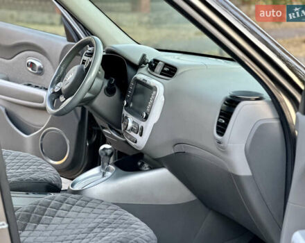 Серый Киа Soul EV, объемом двигателя 0 л и пробегом 128 тыс. км за 8000 $, фото 10 на Automoto.ua