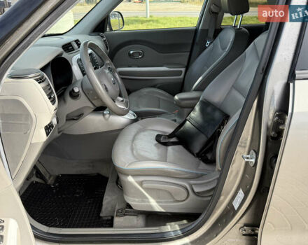 Серый Киа Soul EV, объемом двигателя 0 л и пробегом 104 тыс. км за 10499 $, фото 38 на Automoto.ua