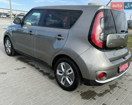 Серый Киа Soul EV, объемом двигателя 0 л и пробегом 104 тыс. км за 10499 $, фото 3 на Automoto.ua
