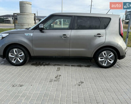 Серый Киа Soul EV, объемом двигателя 0 л и пробегом 104 тыс. км за 10499 $, фото 17 на Automoto.ua