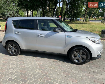 Серый Киа Soul EV, объемом двигателя 0 л и пробегом 111 тыс. км за 10555 $, фото 2 на Automoto.ua