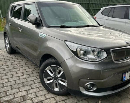Киа Soul EV 2018 в Луцке на Automoto.ua Серый Киа Soul EV, объемом двигателя 0 л и пробегом 131 тыс. км за 11200 $, фото 1 на Automoto.ua