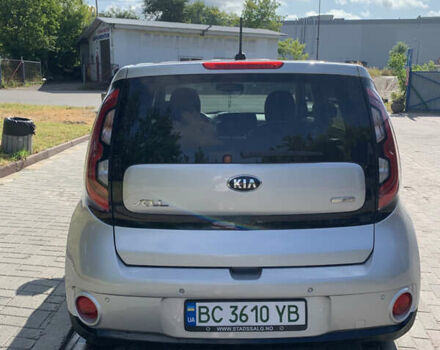 Серый Киа Soul EV, объемом двигателя 0 л и пробегом 111 тыс. км за 10555 $, фото 5 на Automoto.ua