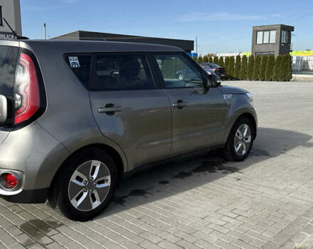 Серый Киа Soul EV, объемом двигателя 0 л и пробегом 104 тыс. км за 10499 $, фото 20 на Automoto.ua