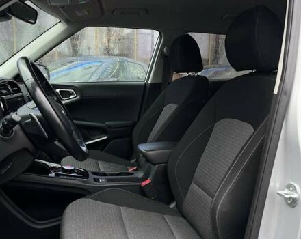 Сірий Кіа Soul EV, об'ємом двигуна 0 л та пробігом 41 тис. км за 18199 $, фото 28 на Automoto.ua