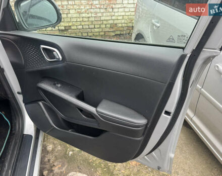 Сірий Кіа Soul EV, об'ємом двигуна 0 л та пробігом 113 тис. км за 13500 $, фото 11 на Automoto.ua