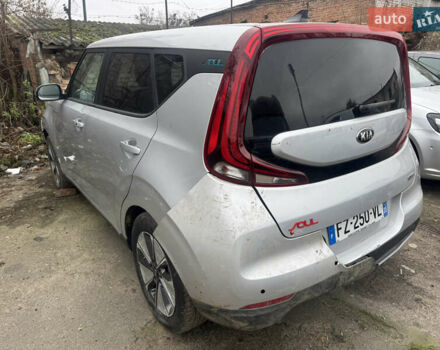 Сірий Кіа Soul EV, об'ємом двигуна 0 л та пробігом 113 тис. км за 13500 $, фото 4 на Automoto.ua
