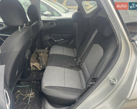 Сірий Кіа Soul EV, об'ємом двигуна 0 л та пробігом 113 тис. км за 13500 $, фото 8 на Automoto.ua