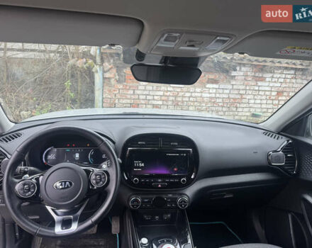 Сірий Кіа Soul EV, об'ємом двигуна 0 л та пробігом 113 тис. км за 13500 $, фото 9 на Automoto.ua