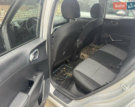 Сірий Кіа Soul EV, об'ємом двигуна 0 л та пробігом 113 тис. км за 13500 $, фото 7 на Automoto.ua