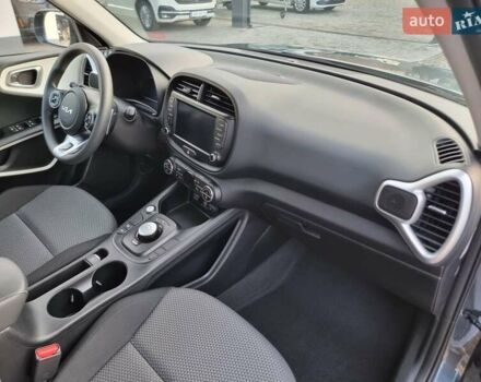 Сірий Кіа Soul EV, об'ємом двигуна 0 л та пробігом 33 тис. км за 15300 $, фото 19 на Automoto.ua