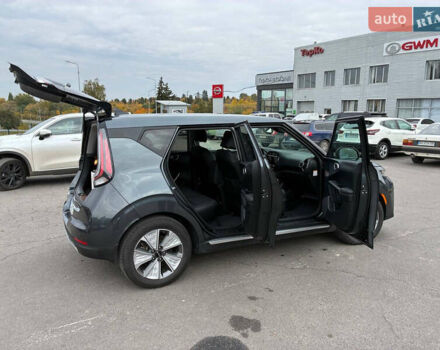 Киа Soul EV 2023 в Львове на Automoto.ua Серый Киа Soul EV, объемом двигателя 0 л и пробегом 32 тыс. км за 21500 $, фото 5 на Automoto.ua