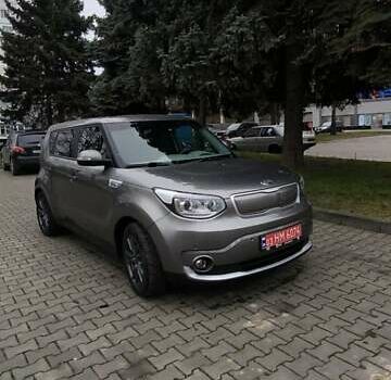 Серый Киа Soul EV, объемом двигателя 0 л и пробегом 59 тыс. км за 6900 $, фото 1 на Automoto.ua
