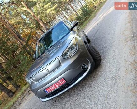 Кіа Soul EV 2015 у Остоге на Automoto.ua Сірий Кіа Soul EV, об'ємом двигуна 0 л та пробігом 98 тис. км за 7700 $, фото 1 на Automoto.ua