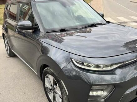 Кіа Soul EV 2020 у Тернополі на Automoto.ua Сірий Кіа Soul EV, об'ємом двигуна 0 л та пробігом 121 тис. км за 14699 $, фото 1 на Automoto.ua