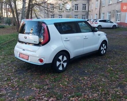 Синій Кіа Soul EV, об'ємом двигуна 0 л та пробігом 97 тис. км за 5250 $, фото 53 на Automoto.ua