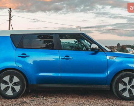 Синий Киа Soul EV, объемом двигателя 0 л и пробегом 165 тыс. км за 7500 $, фото 2 на Automoto.ua