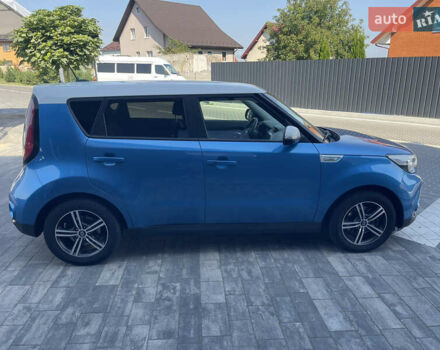Киа Soul EV 2015 в Луцке на Automoto.ua Синий Киа Soul EV, объемом двигателя 0 л и пробегом 112 тыс. км за 11700 $, фото 18 на Automoto.ua