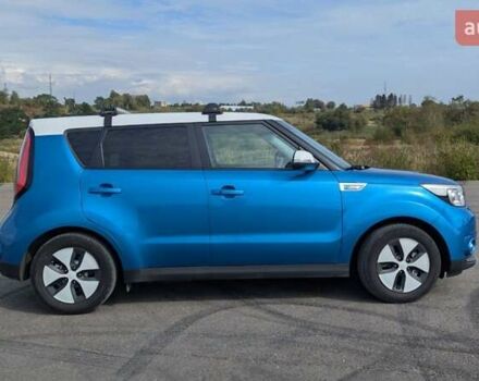 Синий Киа Soul EV, объемом двигателя 0 л и пробегом 108 тыс. км за 6700 $, фото 12 на Automoto.ua