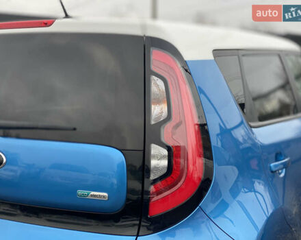 Синий Киа Soul EV, объемом двигателя 0 л и пробегом 88 тыс. км за 10700 $, фото 27 на Automoto.ua