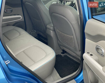 Синий Киа Soul EV, объемом двигателя 0 л и пробегом 88 тыс. км за 10700 $, фото 54 на Automoto.ua