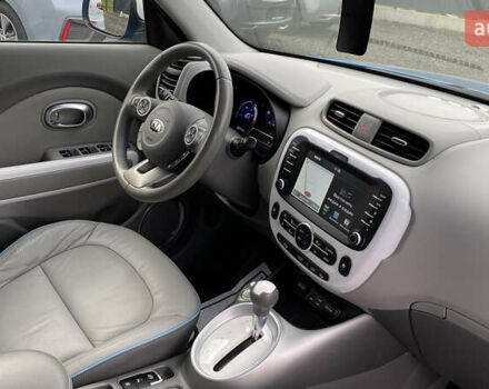 Синий Киа Soul EV, объемом двигателя 0 л и пробегом 88 тыс. км за 10700 $, фото 67 на Automoto.ua