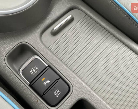 Синий Киа Soul EV, объемом двигателя 0 л и пробегом 88 тыс. км за 10700 $, фото 71 на Automoto.ua