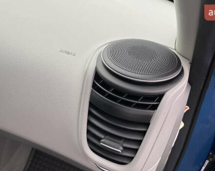 Синий Киа Soul EV, объемом двигателя 0 л и пробегом 88 тыс. км за 10700 $, фото 66 на Automoto.ua