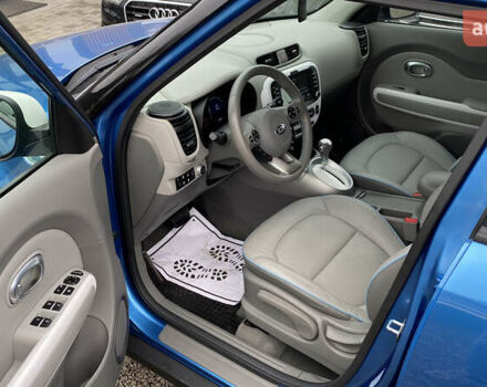 Синий Киа Soul EV, объемом двигателя 0 л и пробегом 88 тыс. км за 10700 $, фото 61 на Automoto.ua