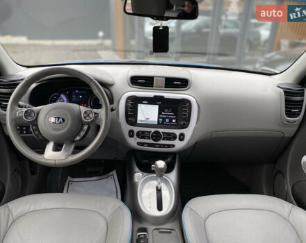 Синий Киа Soul EV, объемом двигателя 0 л и пробегом 88 тыс. км за 10700 $, фото 43 на Automoto.ua