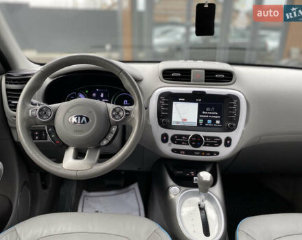 Синий Киа Soul EV, объемом двигателя 0 л и пробегом 88 тыс. км за 10700 $, фото 51 на Automoto.ua